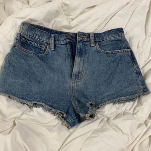 Brand new never work size 8 high waisted jean PINK shorts